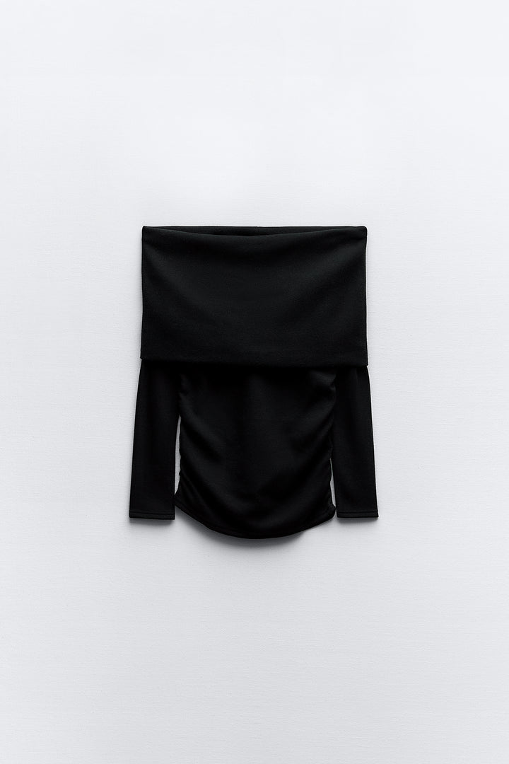 Pull épaules dénudées doux