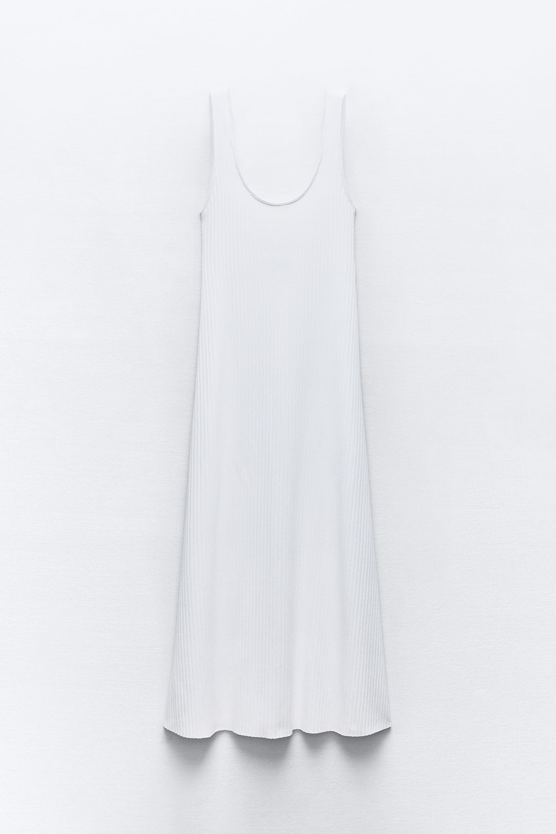 Robe longue côtelée à bretelles**