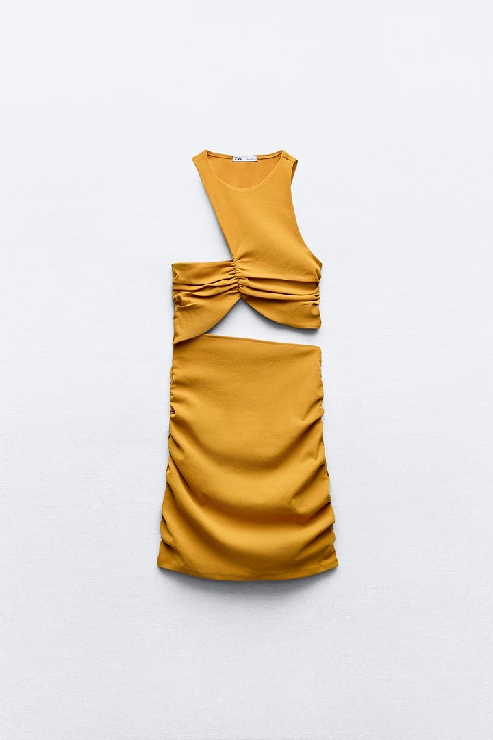 Robe courte découpe fluide élastique