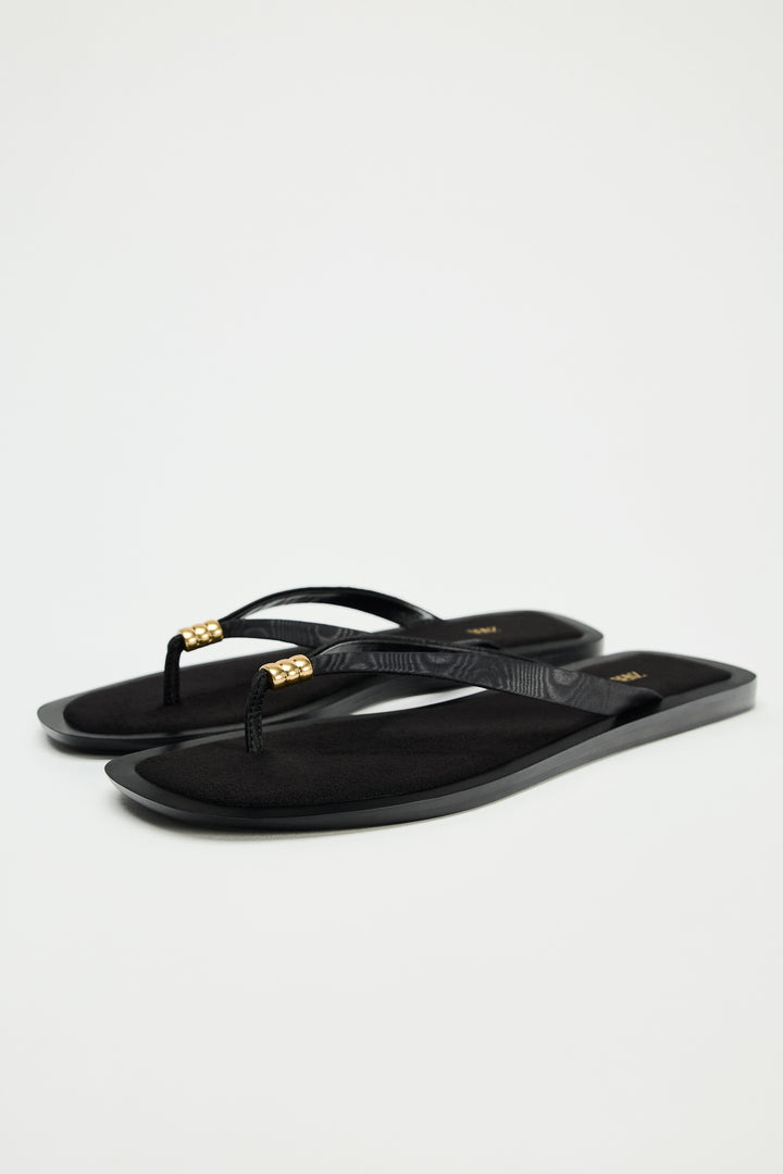 Flat Sandal