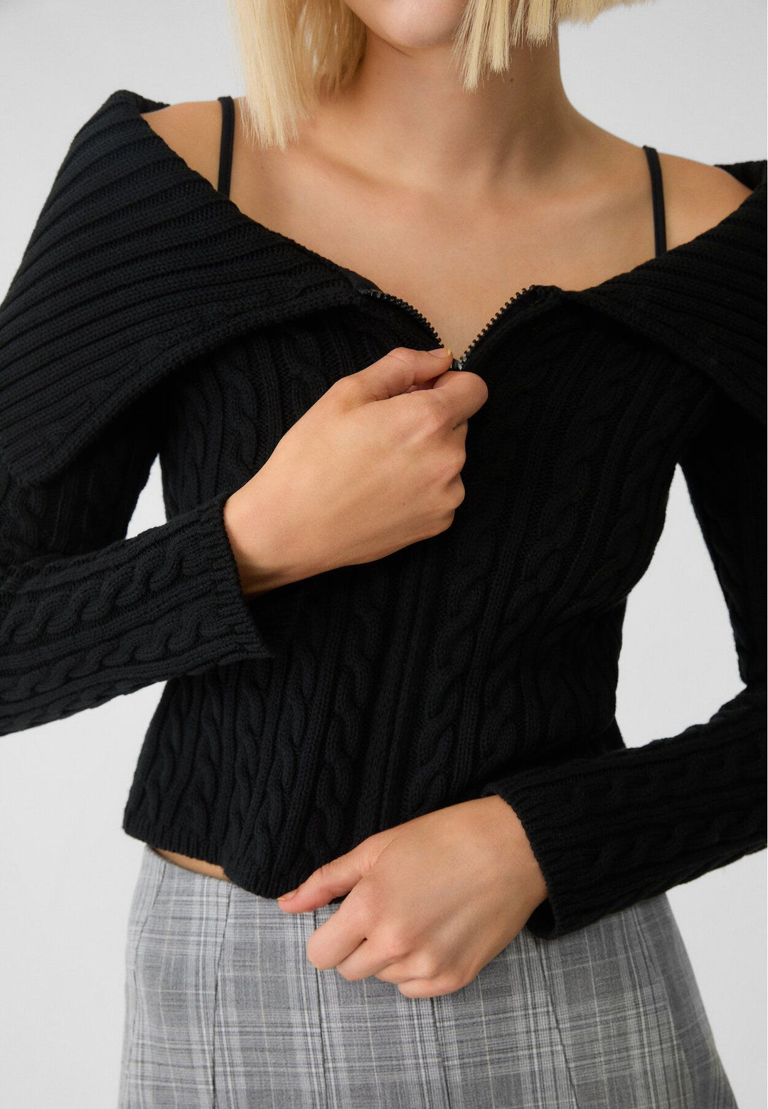 Moudda STRADIVARIUS - Cardigan à Fermeture en Maille à Tresses - Tunisie 4