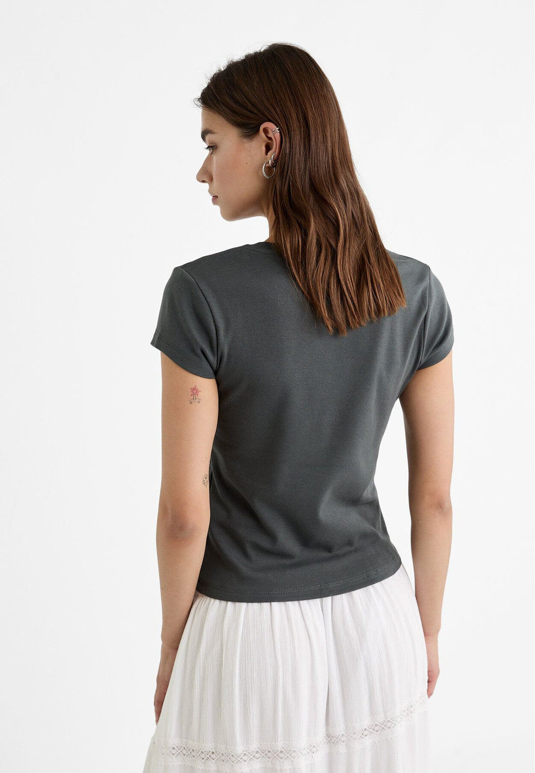 Moudda STRADIVARIUS - T-Shirt M/C Col Rond Imprimé avec Clous - Tunisie 5
