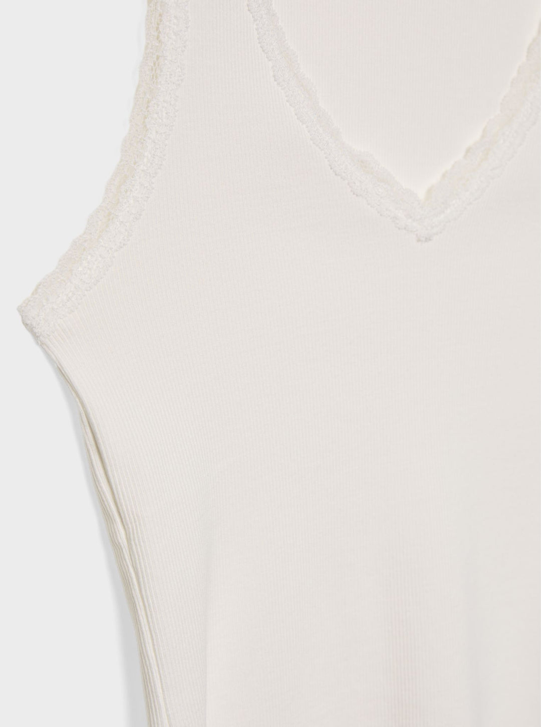 Moudda STRADIVARIUS - T-Shirt S/M Col V avec Dentelle - Tunisie 2