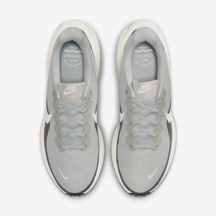NIKE REVOLUTION 8