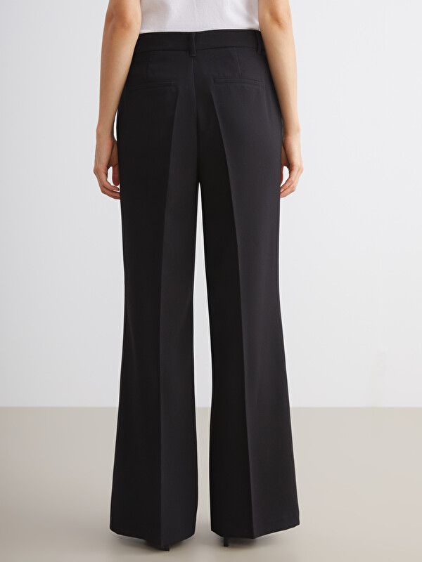 Moudda LC Waikiki - Pantalon épais en tissu pour Femme couleur Noir - Tunisie 4