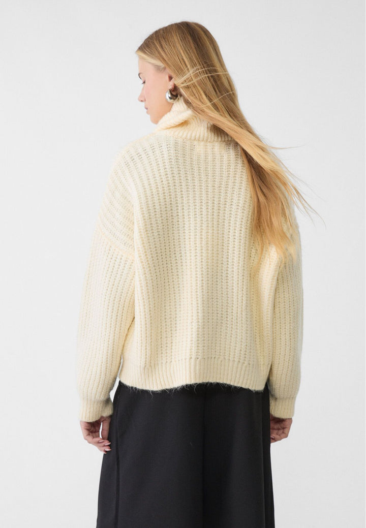 Moudda STRADIVARIUS - Pull en Maille Col Cygne Enfeutré Rib - Tunisie 5