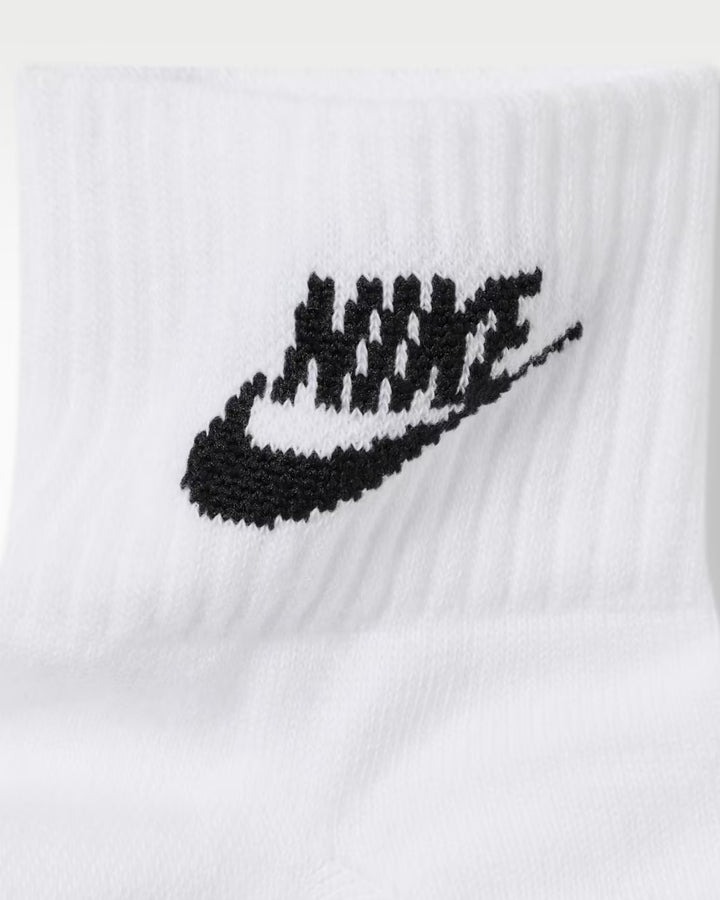 EVERYDAY ESSENTIAL ANKLE