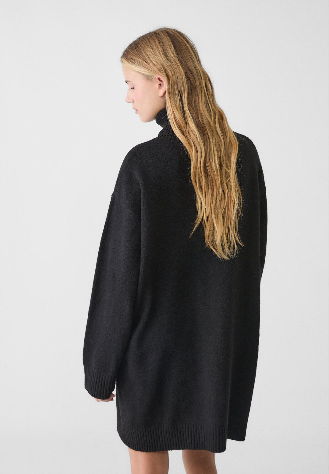 Moudda STRADIVARIUS - Robe Enfeutrée Col Cygne M/L - Tunisie 5