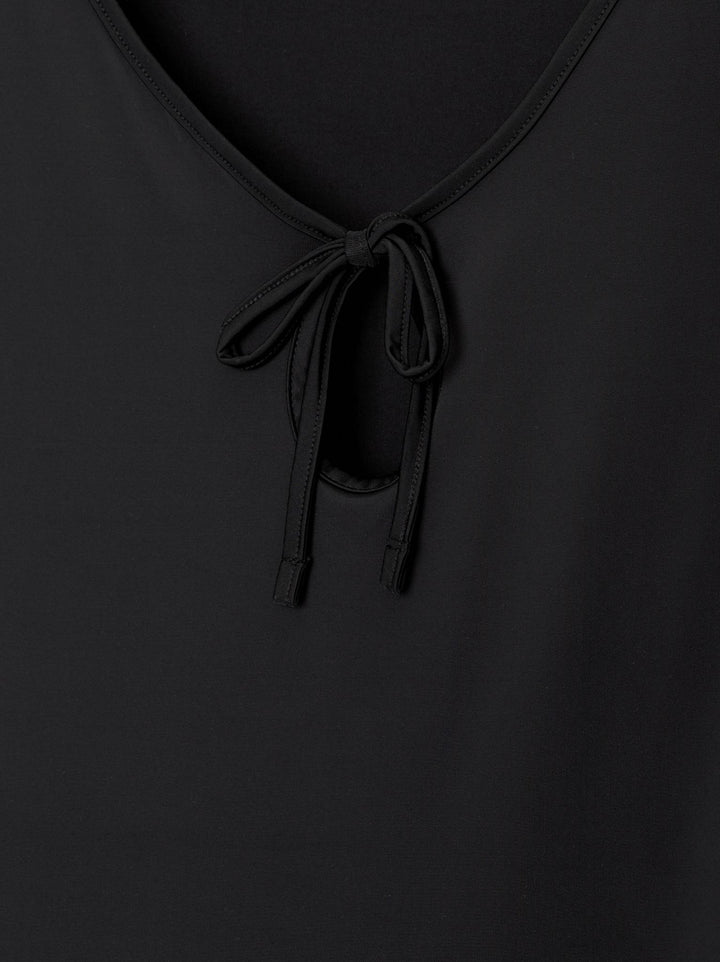 Moudda PULL & BEAR - Robe Mini Polyamide Cut Out Encolure En Ligne - Tunisie 2