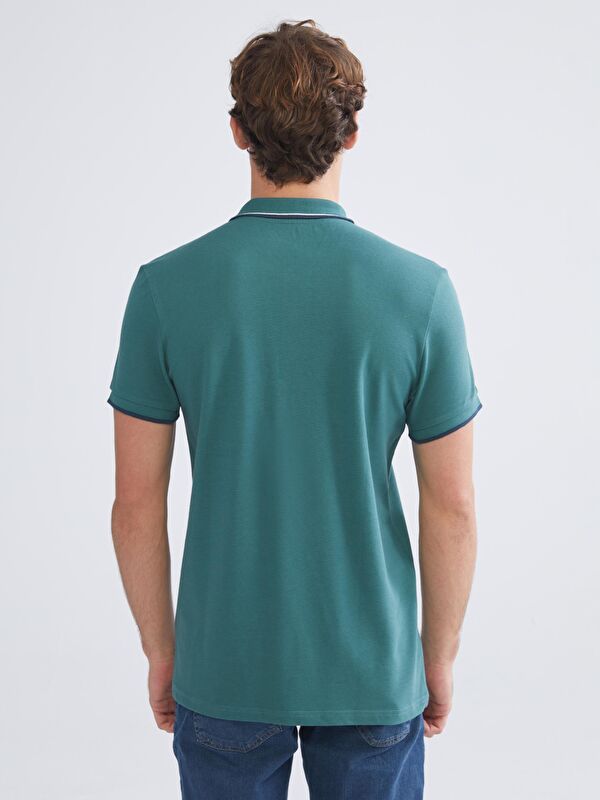 Moudda LC Waikiki - T-shirt col polo basique manches courtes en jersey couleur Vert moyen pour hommes - Tunisie 4
