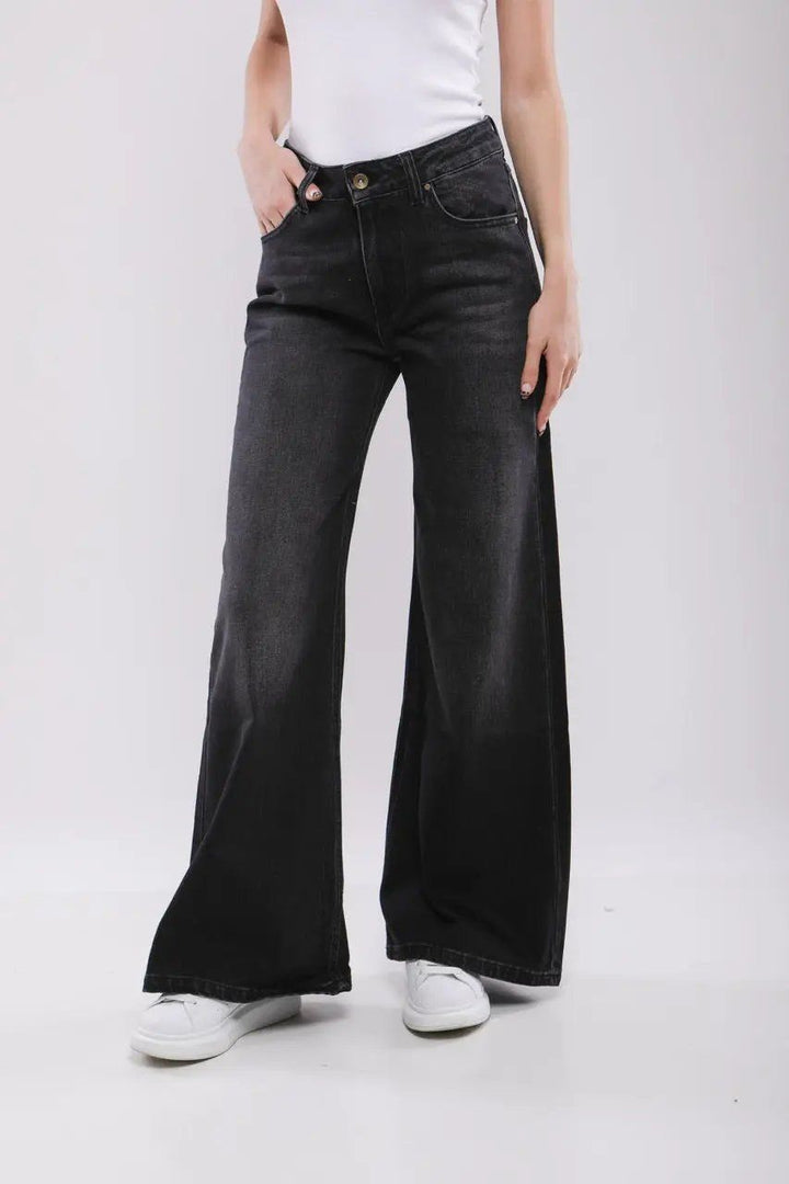 Moudda Billiorich - Pantalon Large Femme en Jean - Tunisie 1