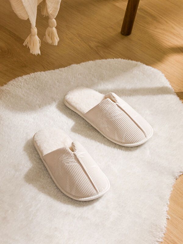 Moudda LC Waikiki - Pantoufles maison Femme Beige - Tunisie 1