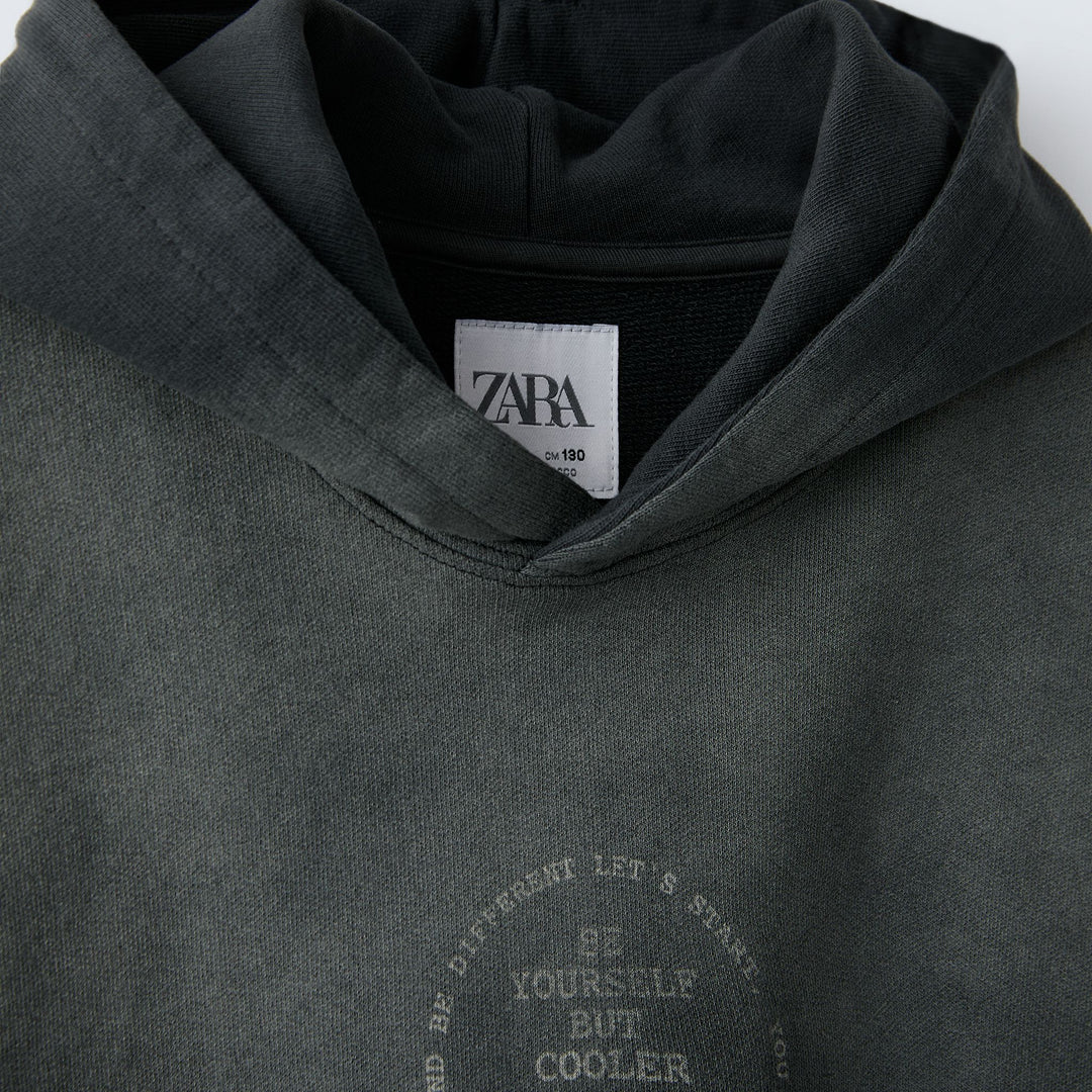 Moudda ZARA - Sweat sans manches coupé sang grunge - Tunisie 3