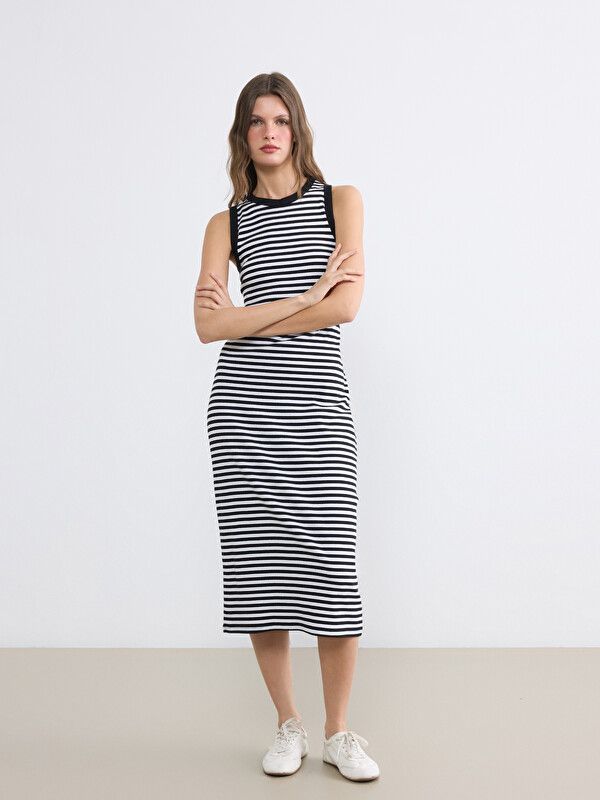 Moudda LC Waikiki - Robe manches courtes en jersey pour Femme couleur Bleu marine rayé - Tunisie 1