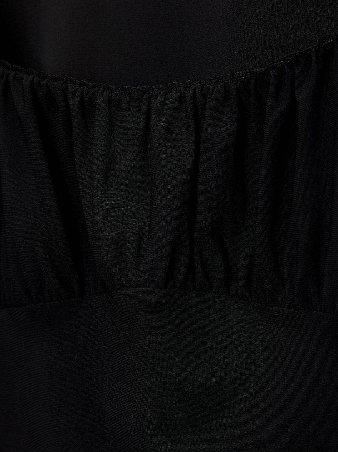 Moudda PULL & BEAR - T-Shirt - Encolure Carrée & Manches Longues - Tunisie 4