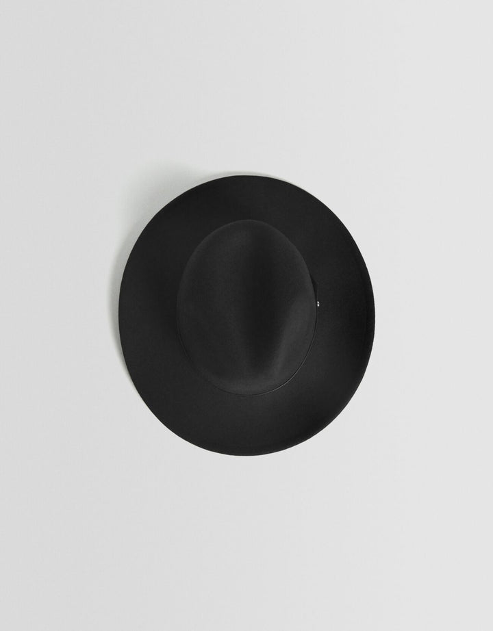 Moudda BERSHKA - Chapeau/bonnet/casquette - Tunisie 1