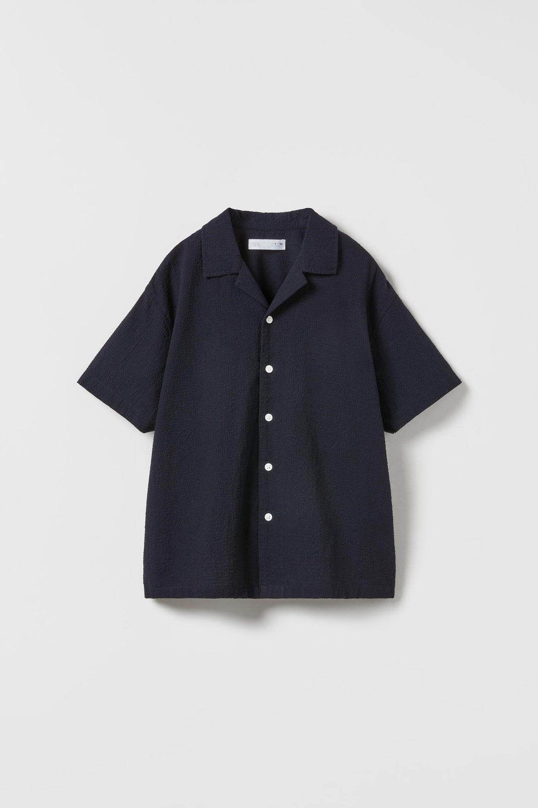 https://static.zara.net/photos/2023/V/0/3/p/0975/692/401/2/0975692401_6_1_1.jpg?ts=1676033147237