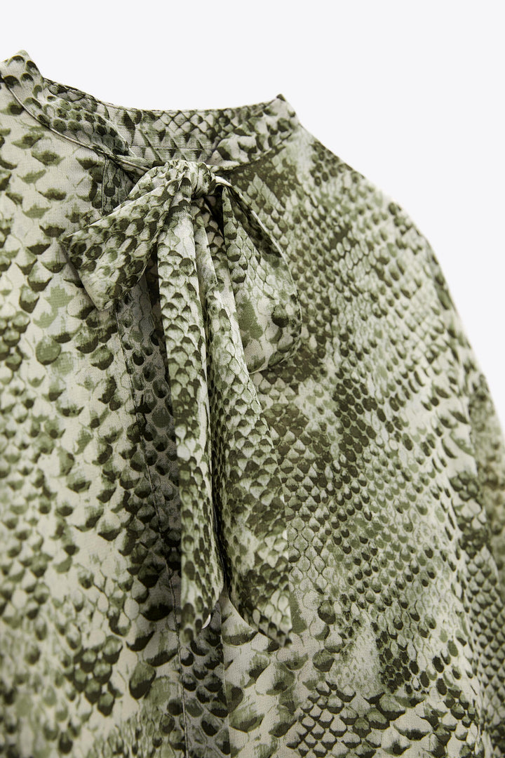https://static.zara.net/photos/2023/V/0/1/p/2973/200/069/2/2973200069_6_3_1.jpg?ts=1679588711852