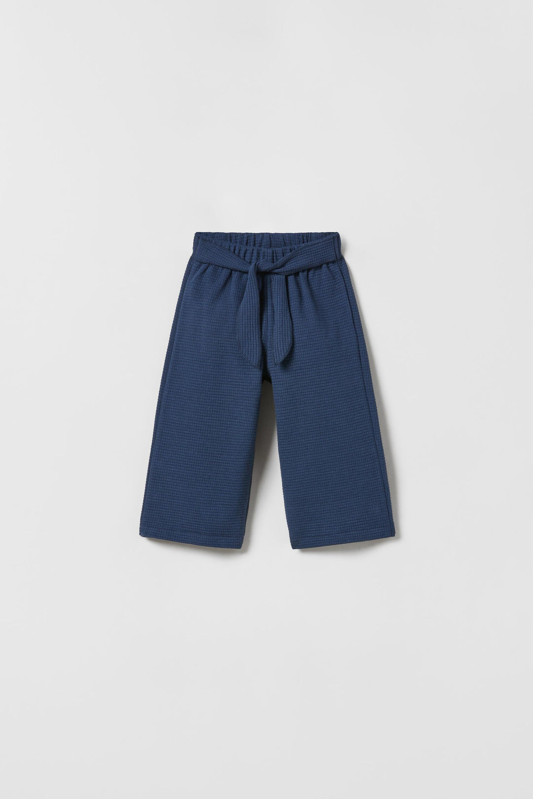 https://static.zara.net/photos/2023/V/0/3/p/4012/526/401/2/4012526401_6_1_1.jpg?ts=1675327701944