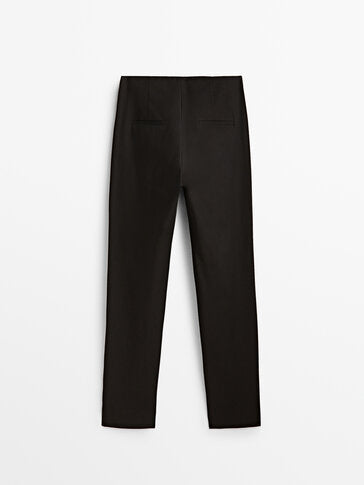 https://static.massimodutti.net/3/photos/2023/I/0/1/p/5096/636/800/5096636800_2_1_3.jpg?ts=1670918455504