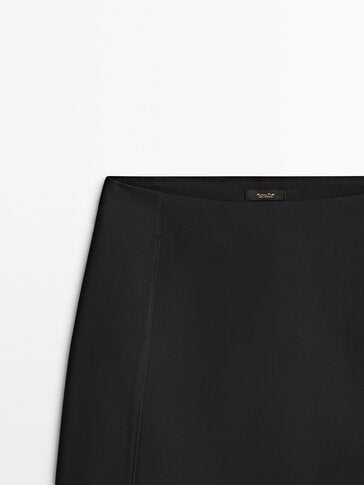 https://static.massimodutti.net/3/photos/2022/I/0/1/p/5201/702/800/5201702800_2_2_3.jpg?ts=1666258475934